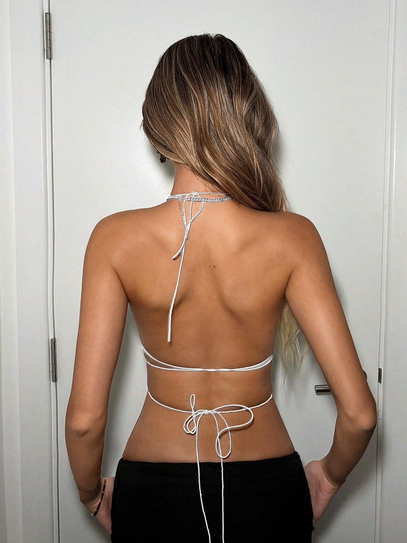 Top decotado - Costas abertas com strass