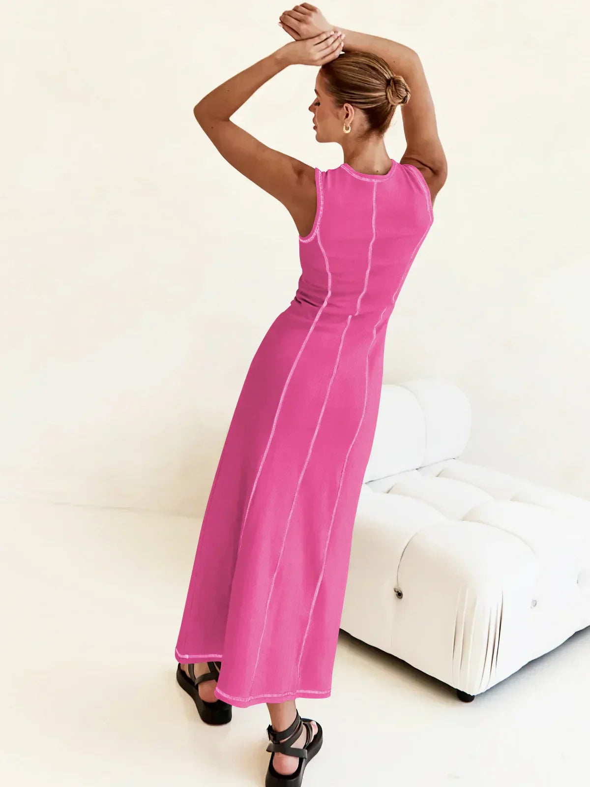 Vestido Midi de Malha Sem Mangas Eleganza