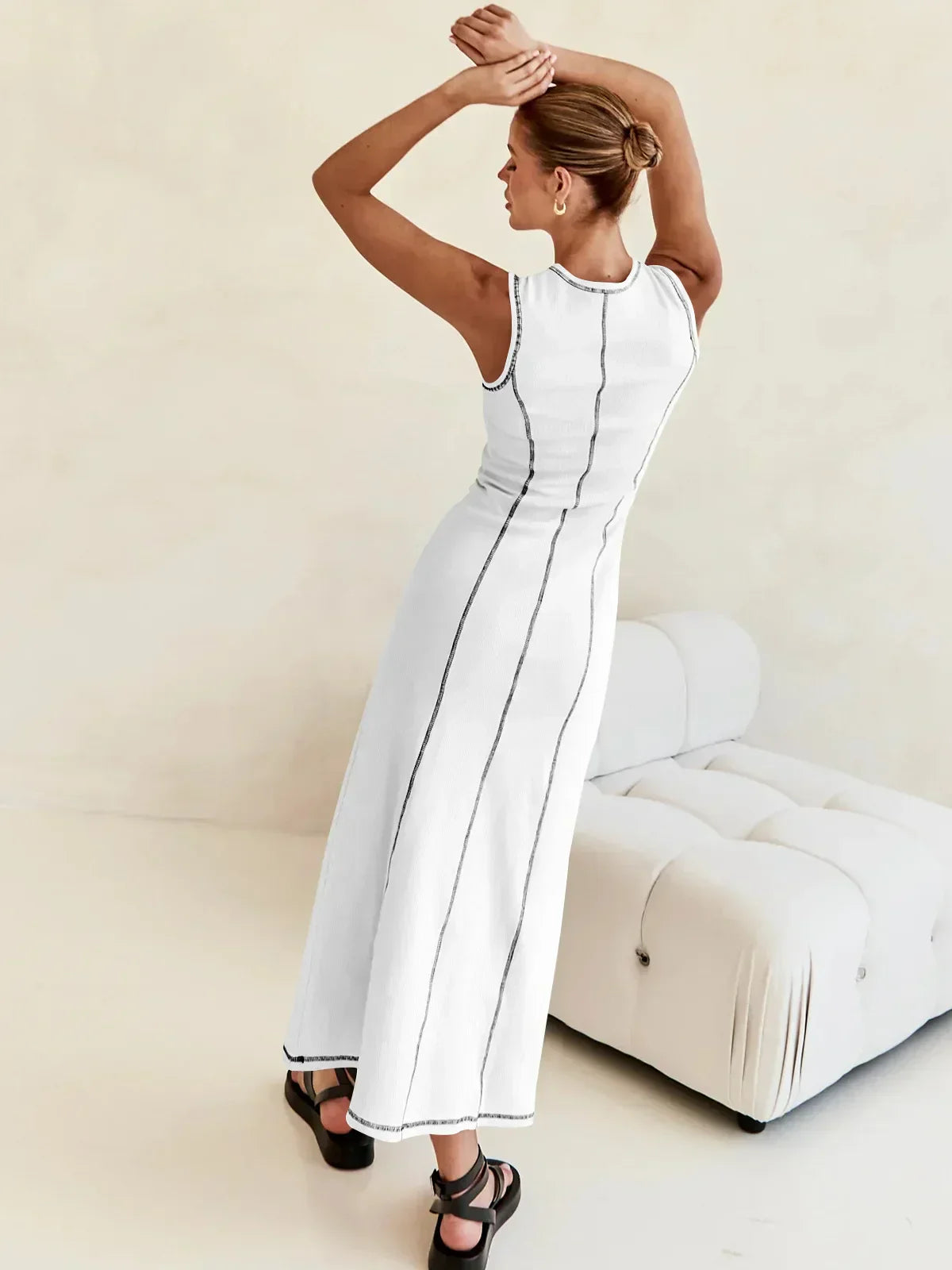 Vestido Midi de Malha Sem Mangas Eleganza