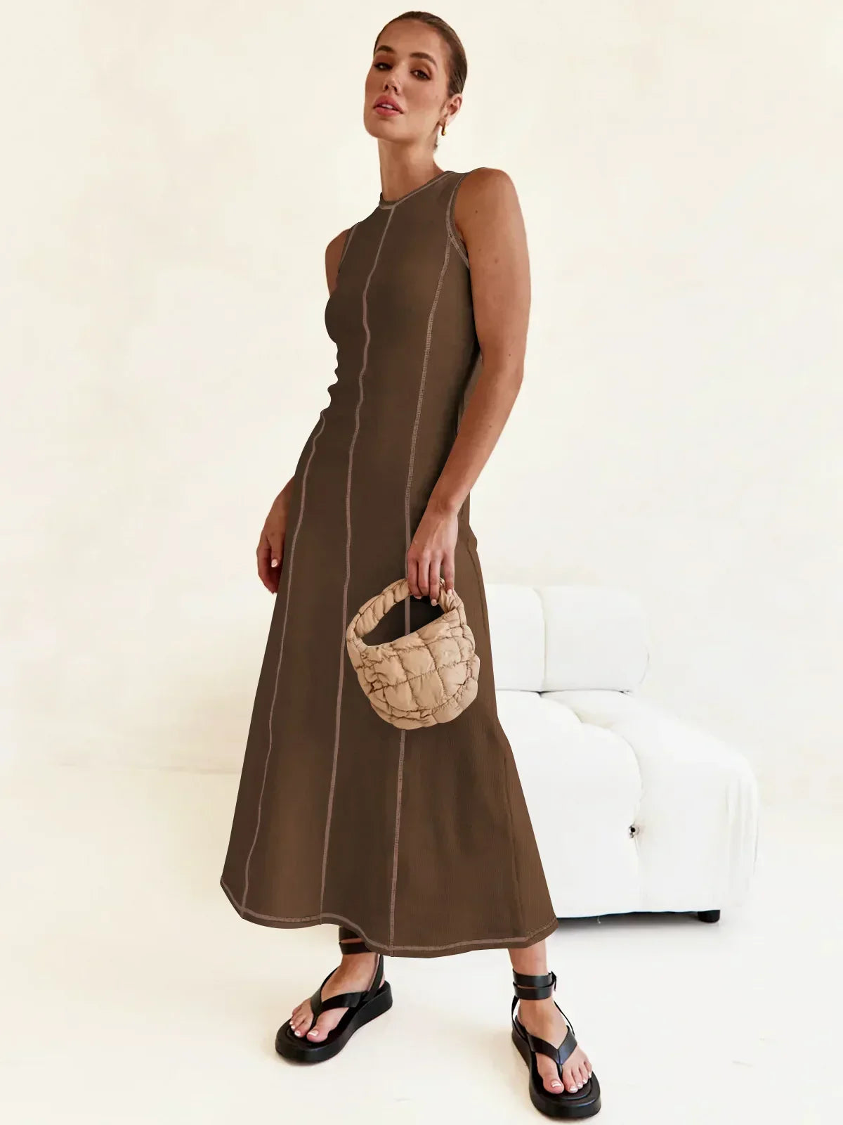 Vestido Midi de Malha Sem Mangas Eleganza
