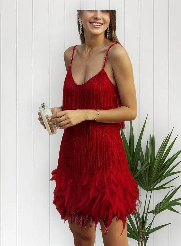 Vestido Costurado De Penas Com Lantejoulas